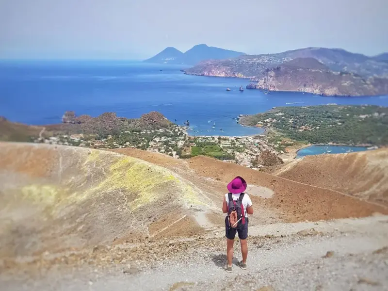 Trekking Vulcano Cratere Panorama Isole